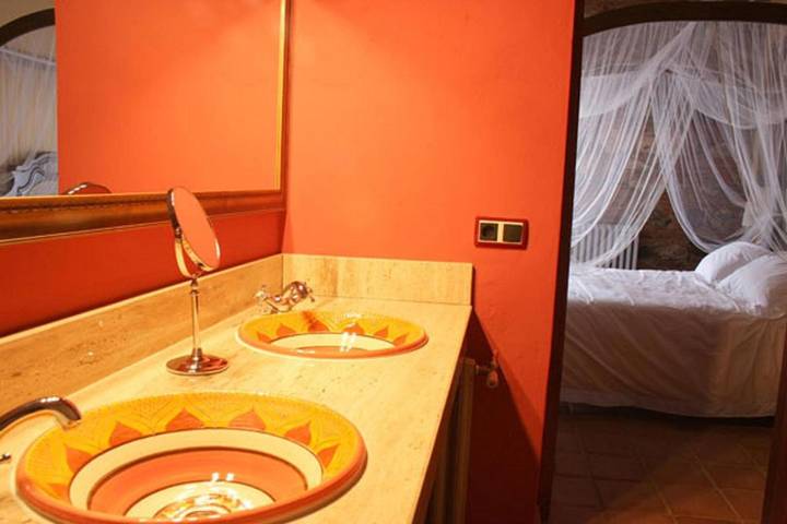 Hotel para 2 personas, con terraza además de jardín y jacuzzi en Provincia de Badajoz - 4
