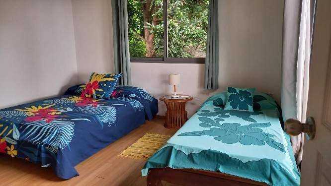 Location de vacances pour 6 personnes, avec piscine et bassin pour enfant ainsi que jardin et vue dans Mahina - 4