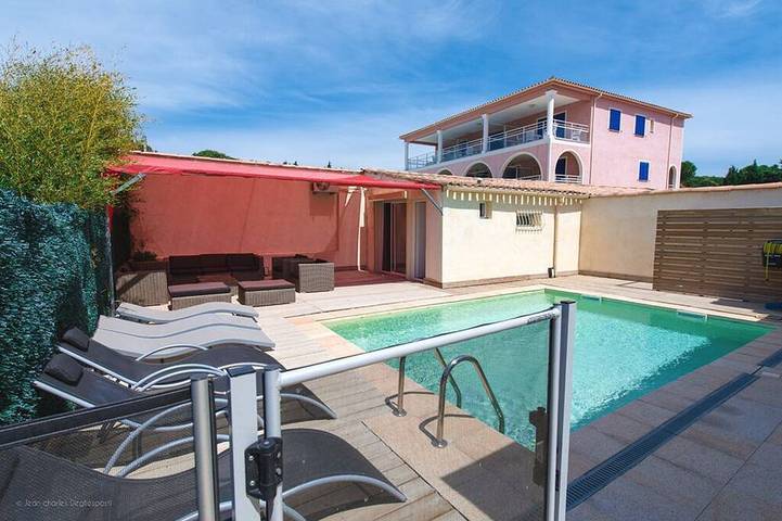 Villa pour 12 personnes, avec balcon et jardin - 1