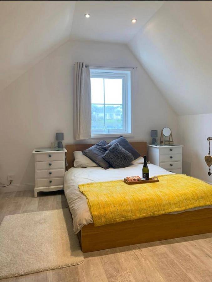 Entire apartment, Romantic hideaway, seconds away from Perran beach in Perranporth, Cornwall