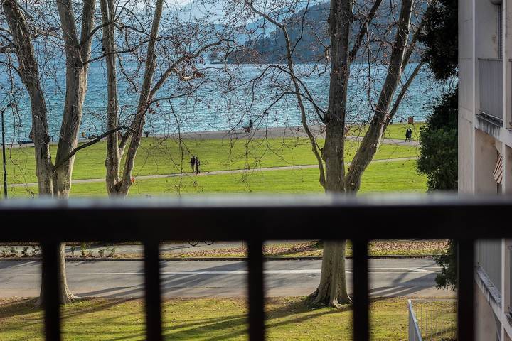 Ferienwohnung für 4 Personen, mit Seeblick und Balkon in Annecy