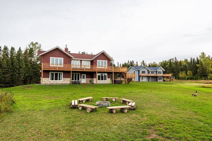 Holiday rental for 23 people, with hot tub and garden in Quebec