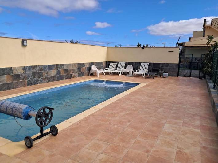 Apartamento de vacaciones para 4 personas, con vistas además de jardín y piscina - 1