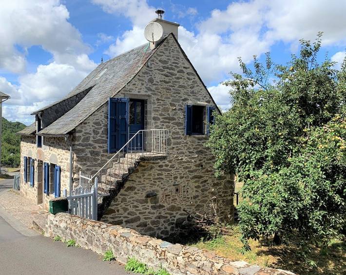 Gîte pour 6 personnes, avec jardin à Marchastel