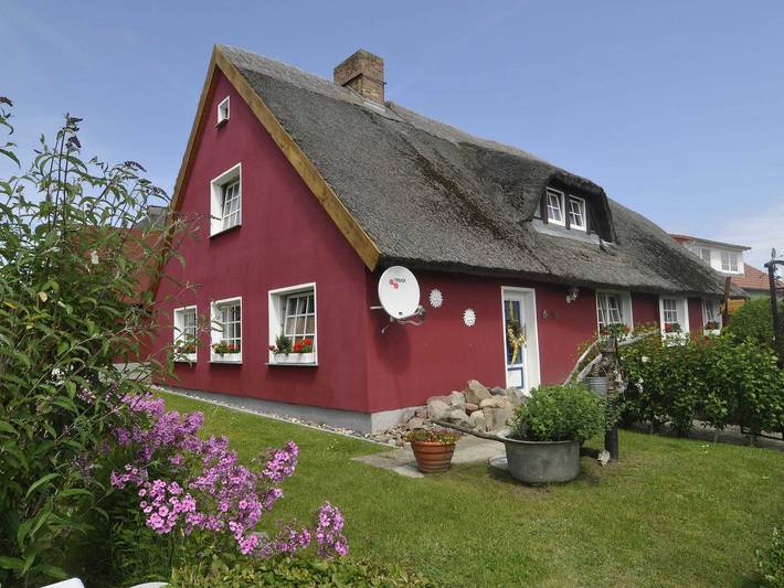 Ferienwohnung für 3 Personen, mit Garten, kinderfreundlich in Groß Zicker - 2