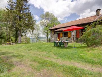 Gîte pour 6 personnes, avec jardin dans Chalmazel-Jeansagnière