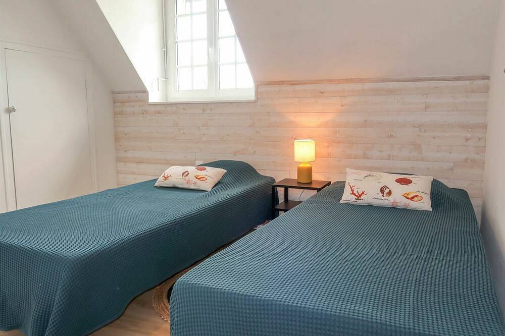 Lovely apartment in villa for 3 guests with Wifi in Plozévet, Côte de Cornouaille