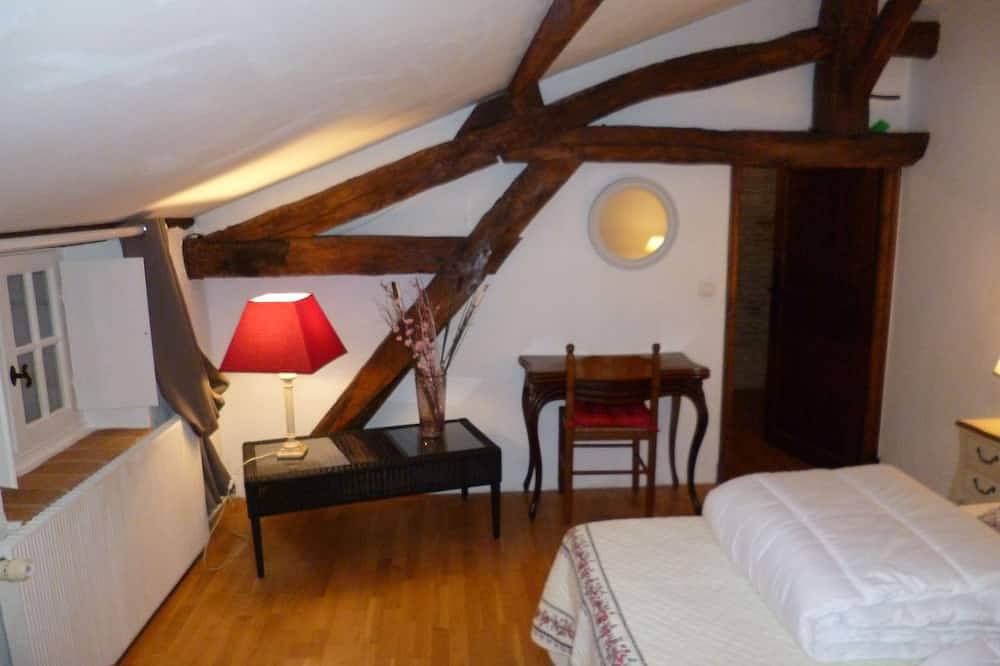 Maison de charme et de caractère avec piscine sécurisée, à 2 km de Périgueux in Atur, Périgord Blanc