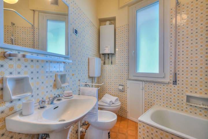 Appartamento intero, Mer Vivante - Front Beach in Bagni Derna, Albenga