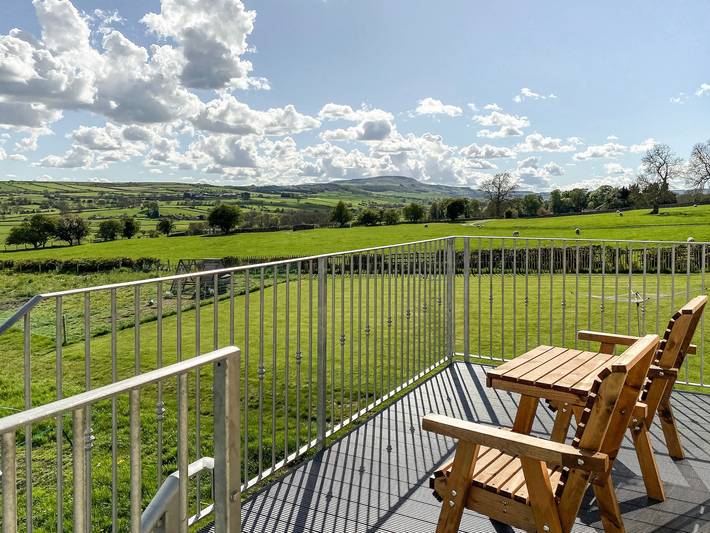 Glamping for 2 people, with garden in Yorkshire