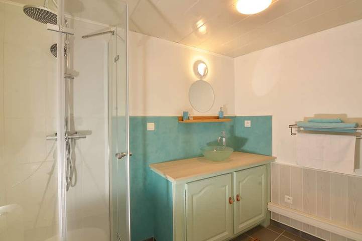 Apartamento entero, Luberon - Elegant Private/ Privé Studio with aircon/clim - free wifi in Lauris, Parque natural regional del Luberon