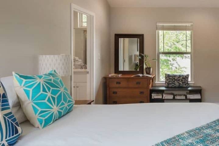 Vacation house for 4 people, with yard in Austin (TX)
