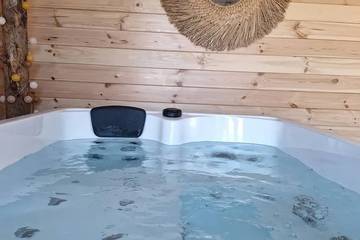 Maison de campagne pour 2 personnes, avec jacuzzi, animaux acceptés à Régusse
