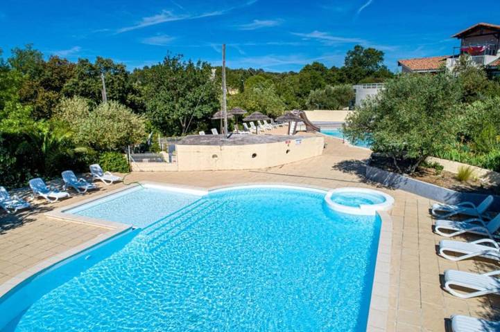 Tente pour 4 personnes, avec Bassin pour enfant et Piscine