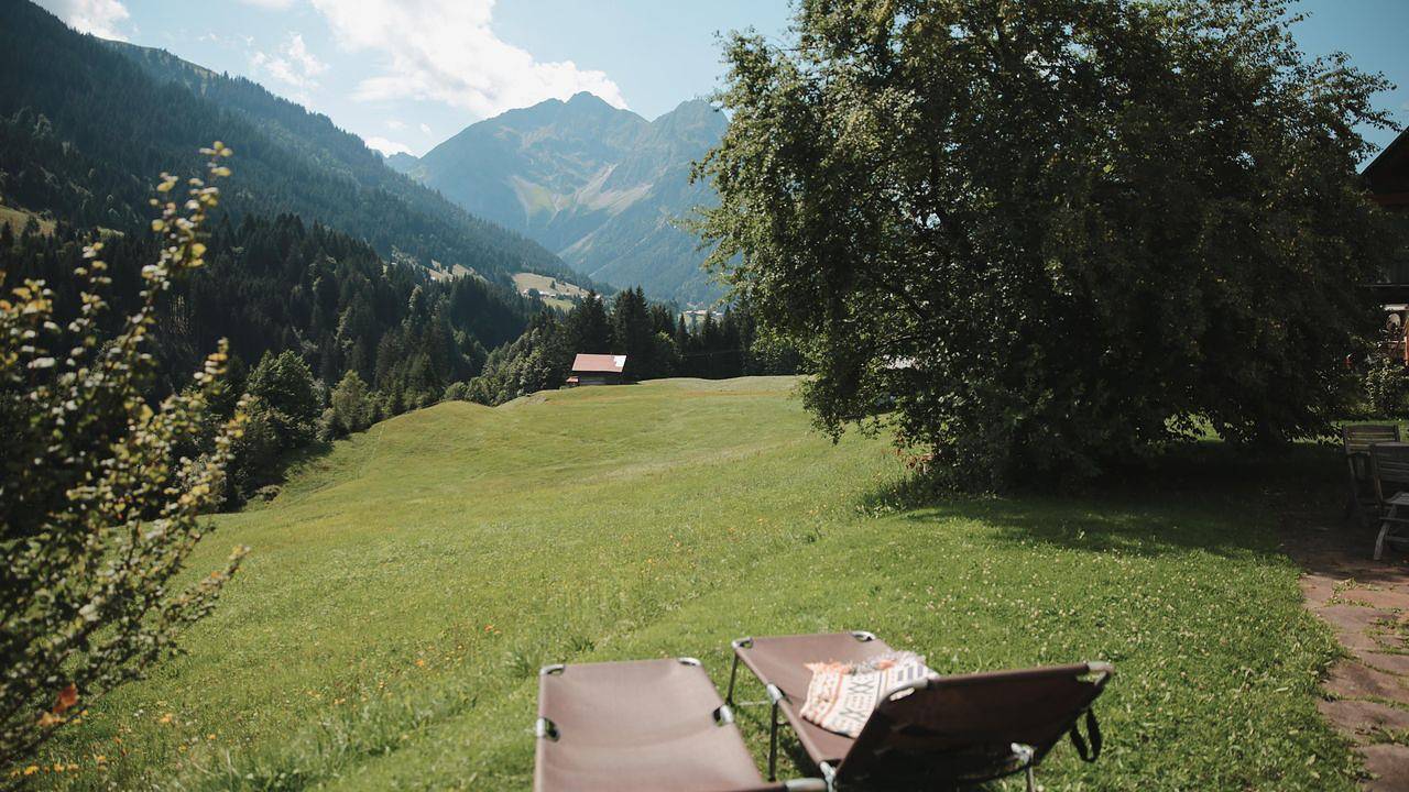Geheel vakantieappartement, Vakantieappartement voor 4 personen met tuin in Hirschegg Kleinwalsertal, Mittelberg