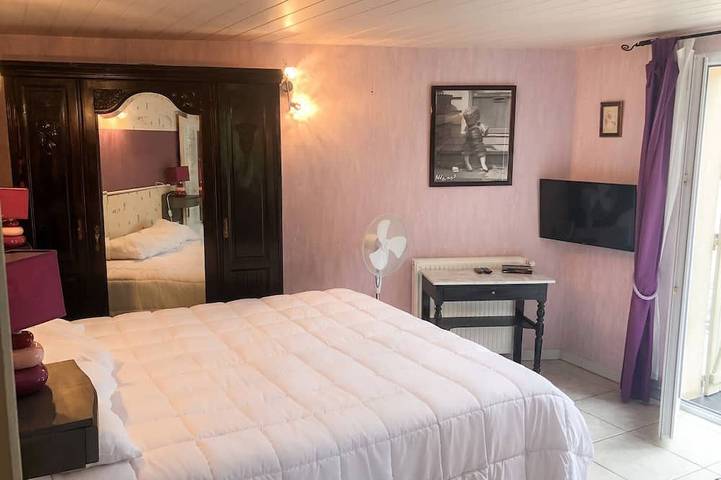 Location de vacances pour 9 personnes, avec terrasse ainsi que piscine et jardin, animaux acceptés à Saint-Géry - 2