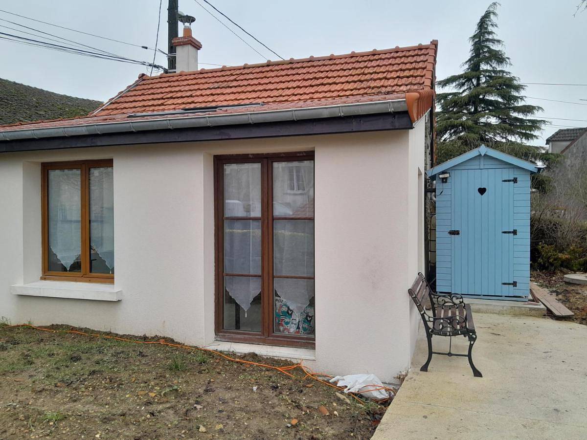 One-Bedroom House in Jouy-sur-Morin, Seine-et-Marne