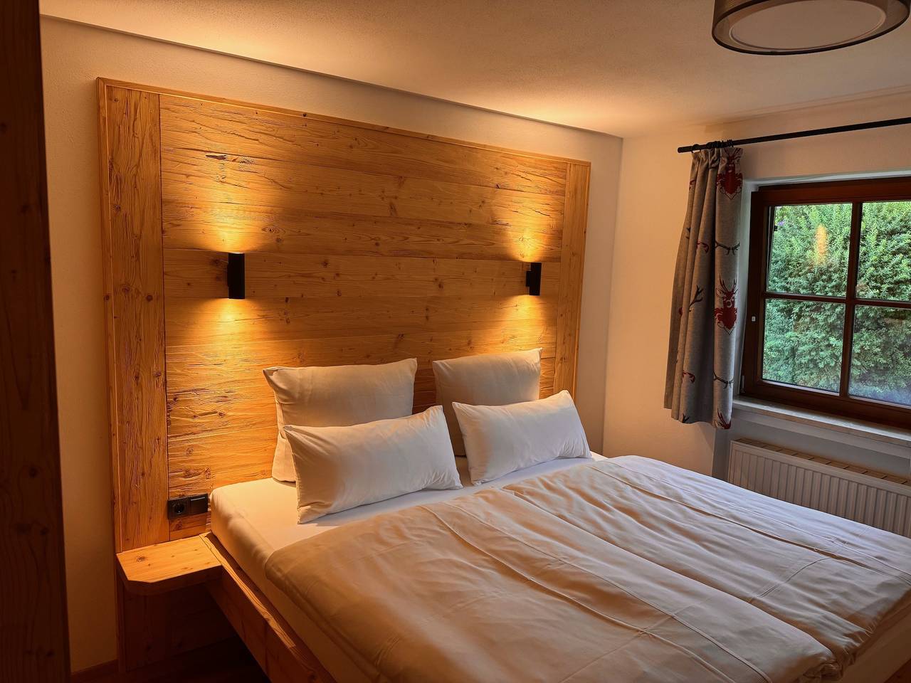 Ολόκληρο το διαμέρισμα, Apartment 'Appartement Ammerheimat' with Mountain View, Shared Terrace and Wi-Fi in Oberammergau, Bavarian Alps
