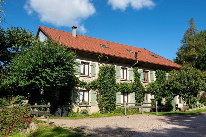 Gîte pour 11 personnes, avec sauna ainsi que jardin et terrasse
