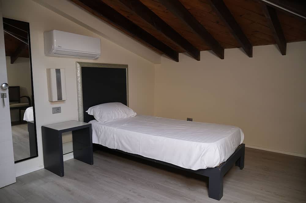 Viscuso House Al Pozzo No. 3 in Aci Castello (Borgo), Aci Castello