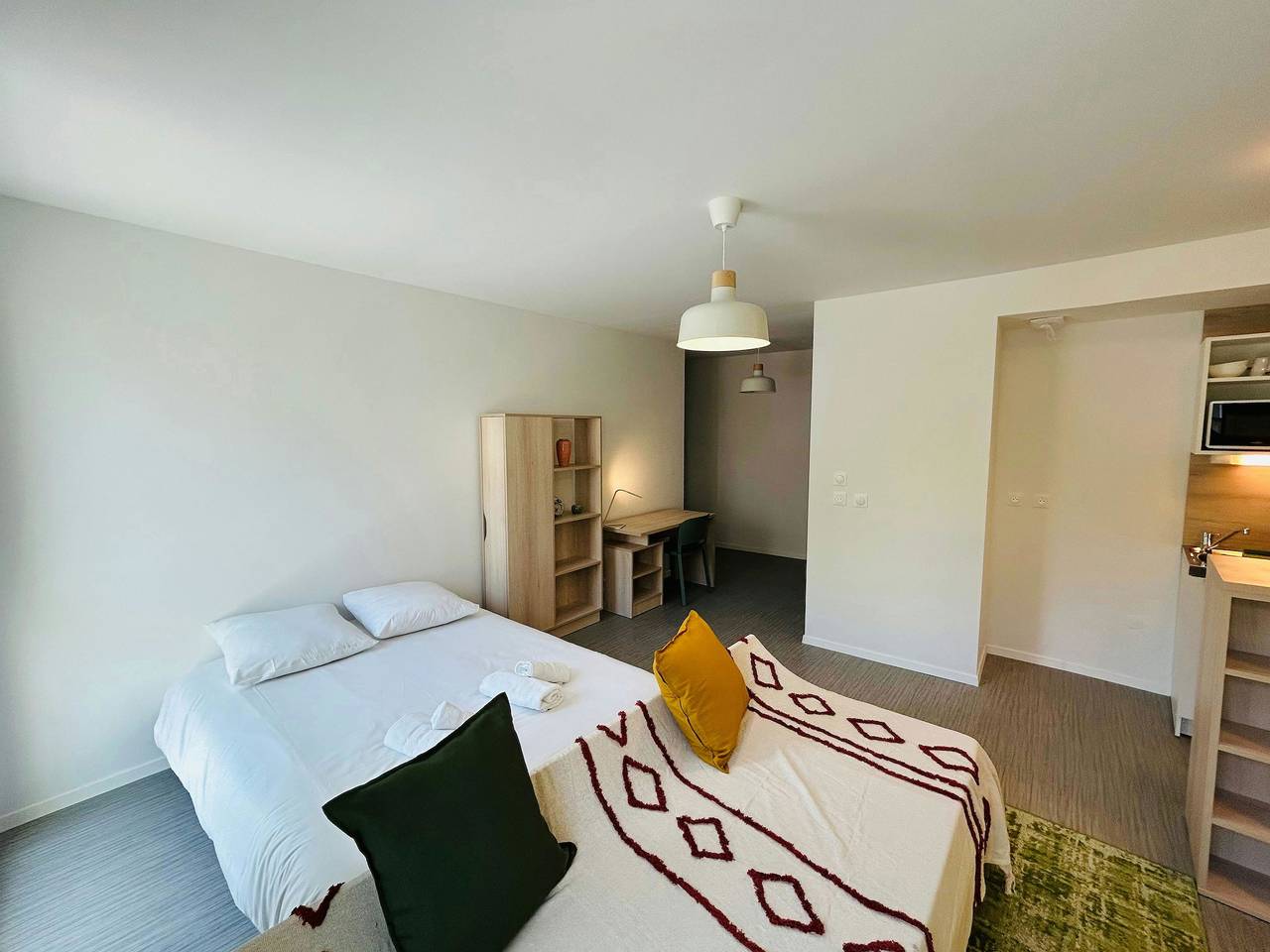 Geheel appartement, We Live In R in Reims, Marne