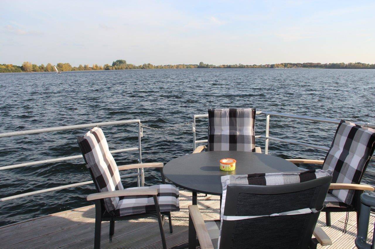 Floating 44 – komfortable Hausboote bei Xanten mit tollem Seeblick in Xanten, Baixo Reno