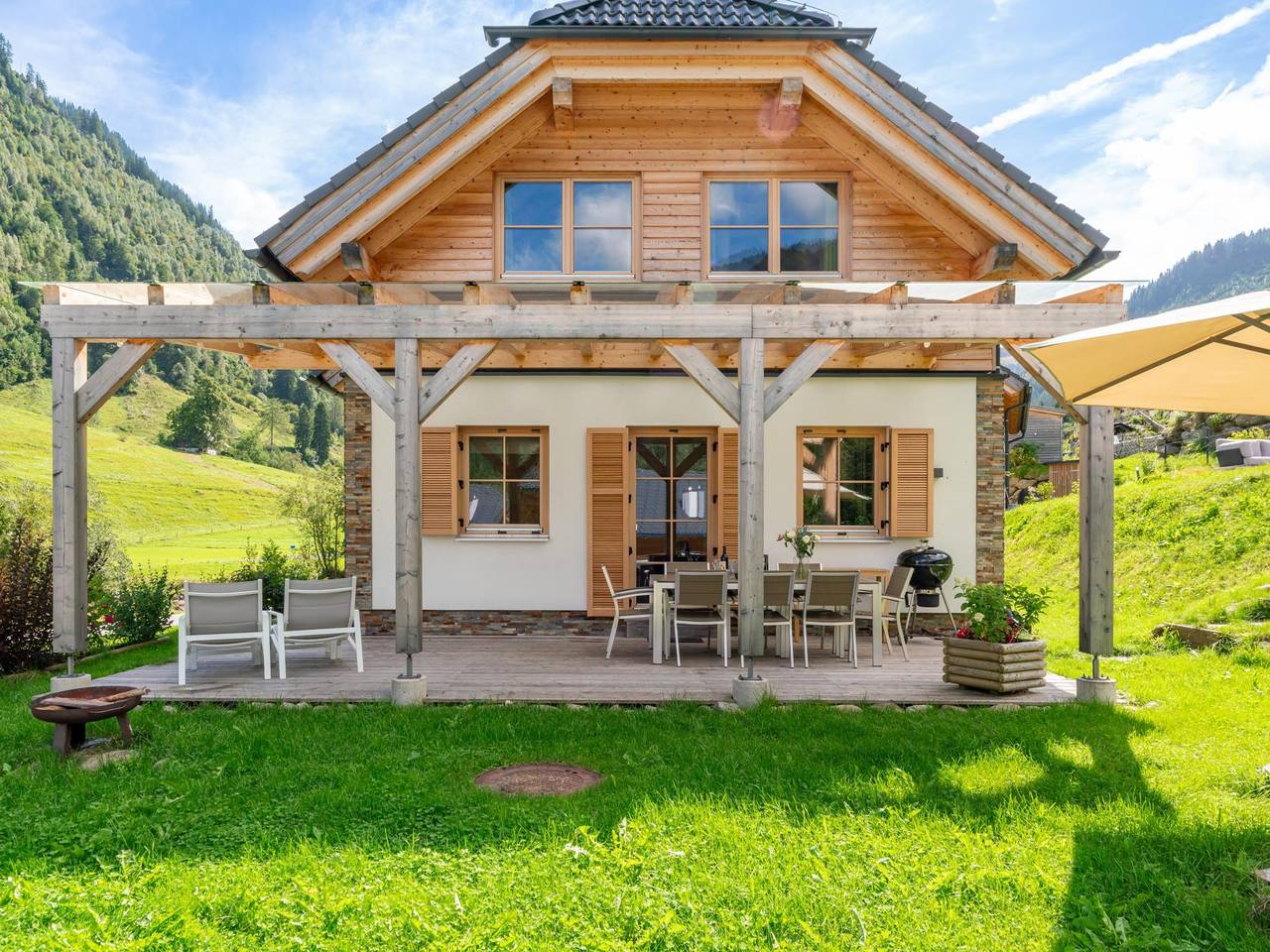 Chalet mit überdachter Terrasse und Sauna in Rottenmanner und Wölzer Tauern, Irdning-Donnersbachtal