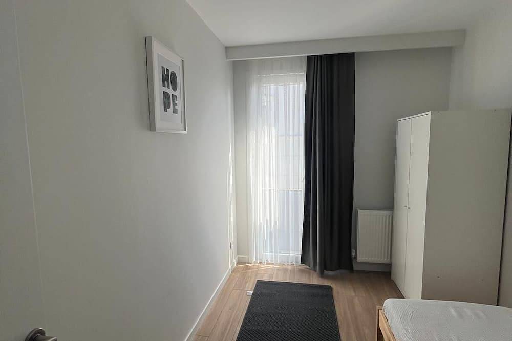 Modern & Stylish 2-Bedroom Apartment with Fast Wi-Fi in Central Istanbul in Kadıköy, Istanbul