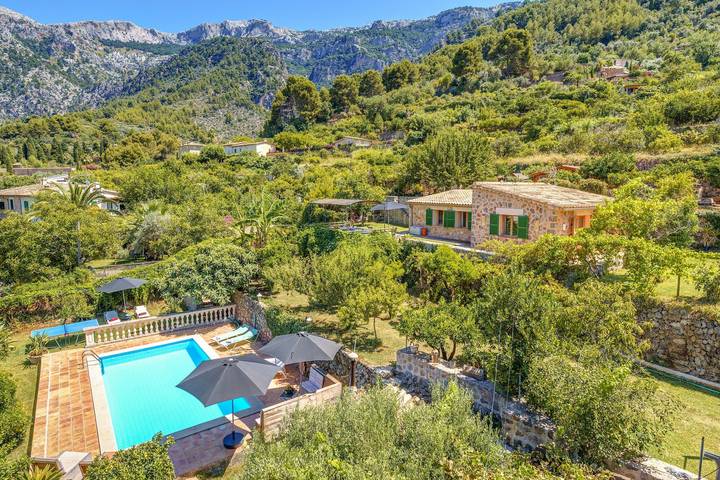 Villa für 4 Personen, mit Garten