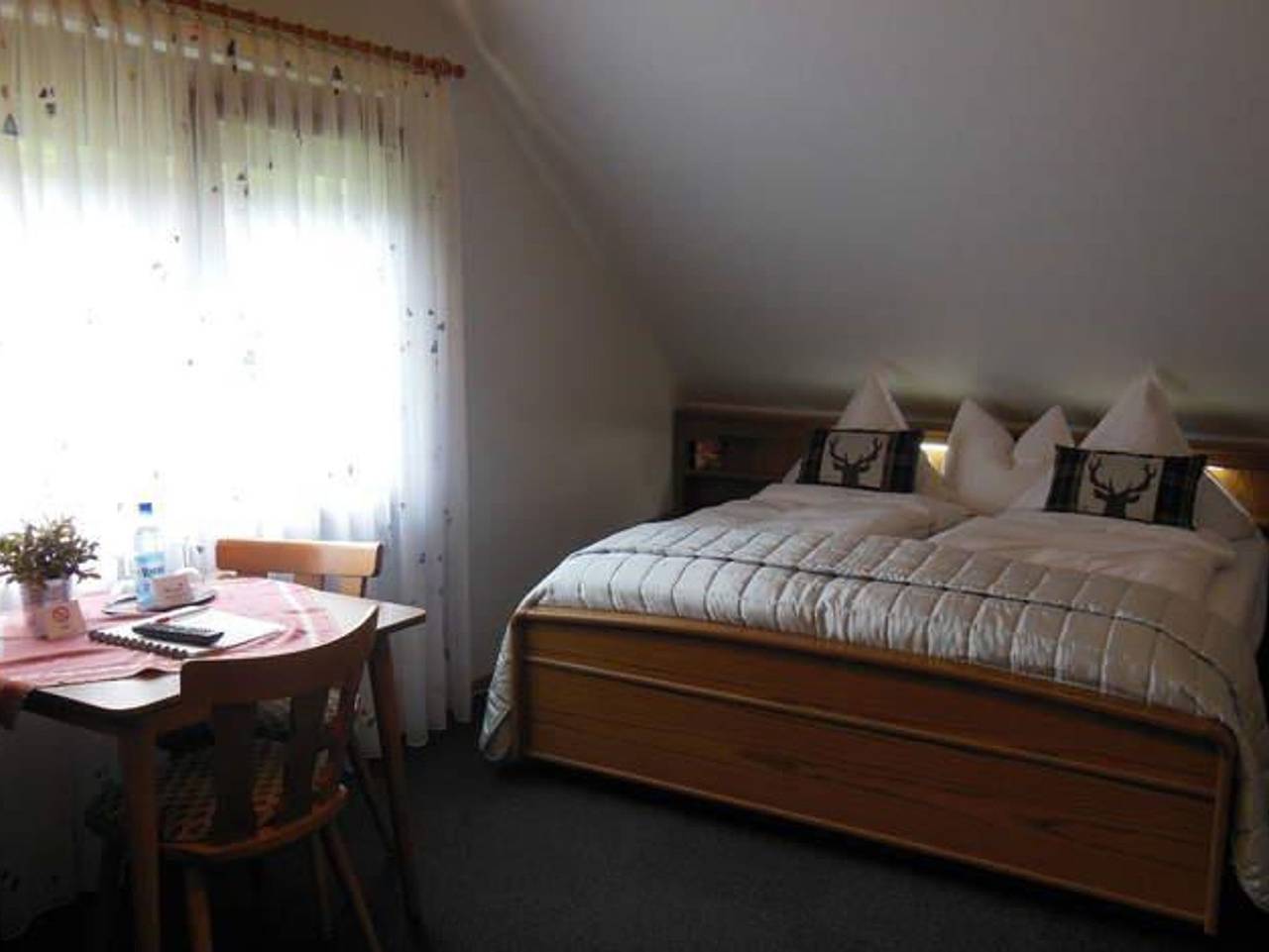 Mosel-Pension Gästehaus Christiane - Doppelzimmer Standard in Burg Eltz, Brodenbach