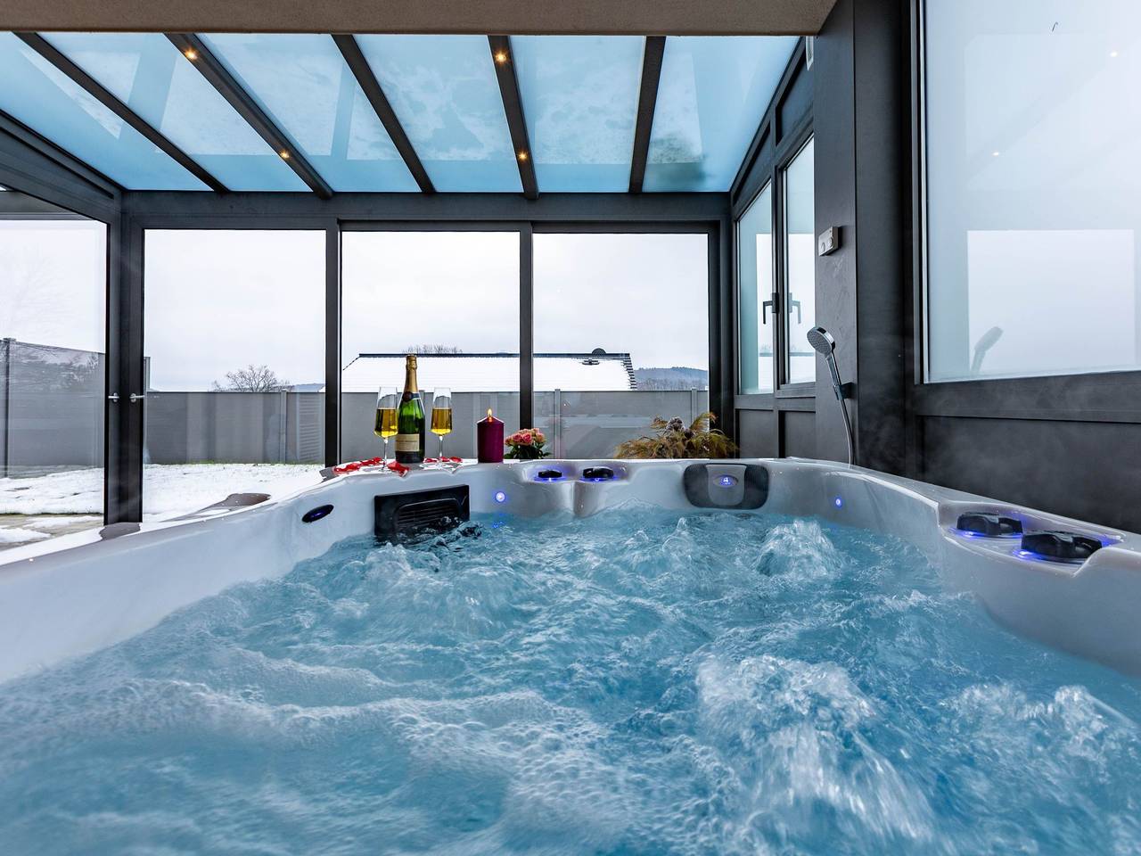 Ganze Wohnung, Elegante Ferienwohnung in Hollnich mit Garten in Habscheid, Eifelkreis Bitburg-Prüm