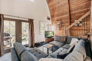 Lake House for 6 Guests in Glacier, Cascade Range, Picture 1