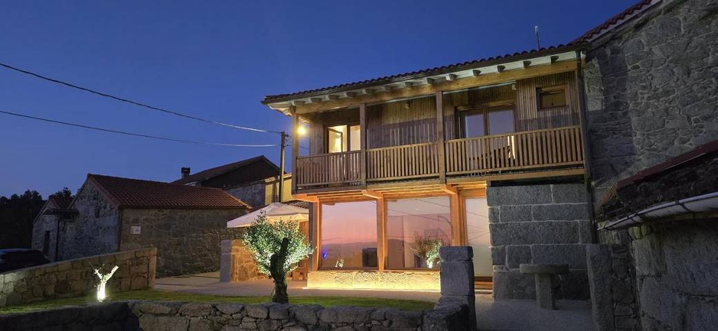 Hotel para 6 pessoas, com Varanda e Jacuzzi e ainda Terraço and Jardim em Lobios
