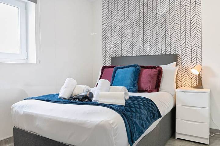 Ganze Wohnung, Private En-Suite Studio with Tv, Fridge & Free Parking in Swansea, Swansea und Umgebung