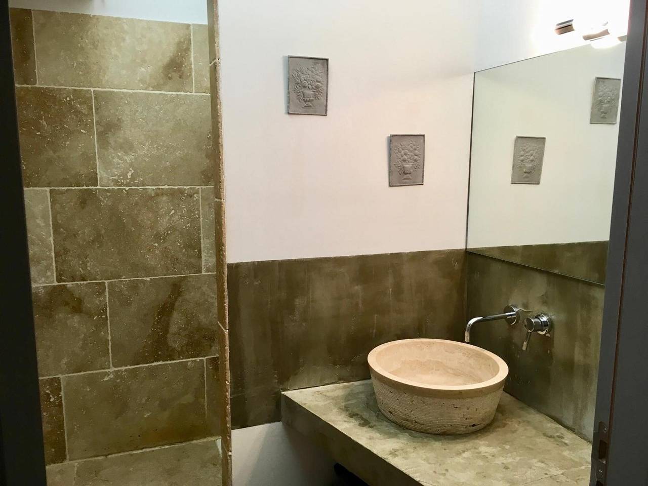 Chambre 'Euphrasine' avec vue sur la montagne, Wi-Fi et climatisation in Gémenos, Région de Marseille