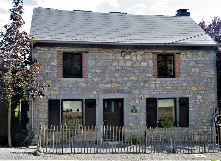 Location de vacances pour 6 personnes, avec vue et jardin, animaux acceptés à Beauraing - 4