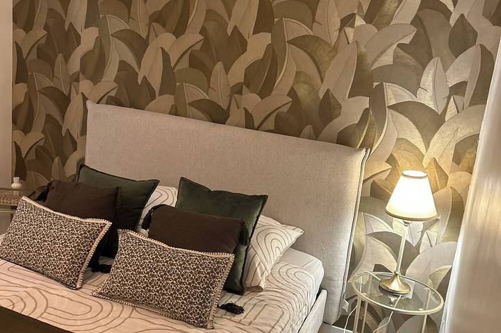 Entire apartment, Le Petit Rocher Doré: a unique getaway with a view of the Rock. in Pierrelatte, Nyons region