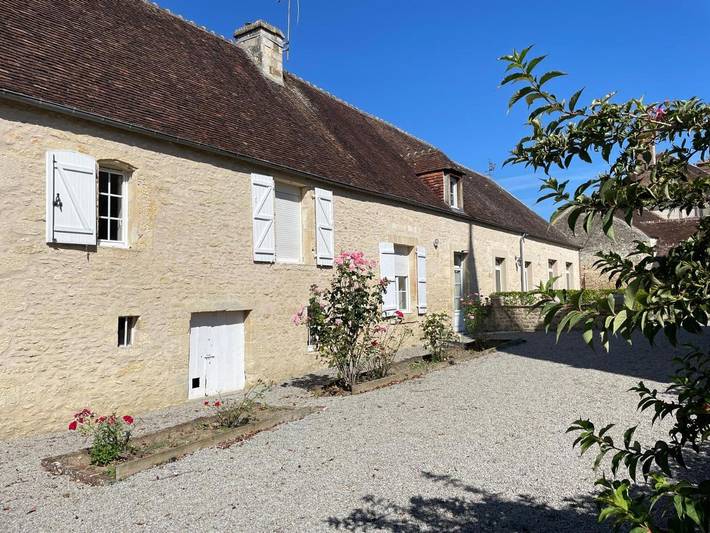 Gîte pour 9 personnes, avec jardin dans Sévigny