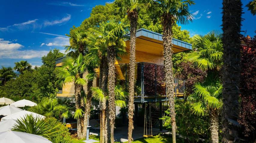 Bungalow per 2 persone, con Idromassaggio e Terrazza nonché Giardino e Piscina a Riva del Garda