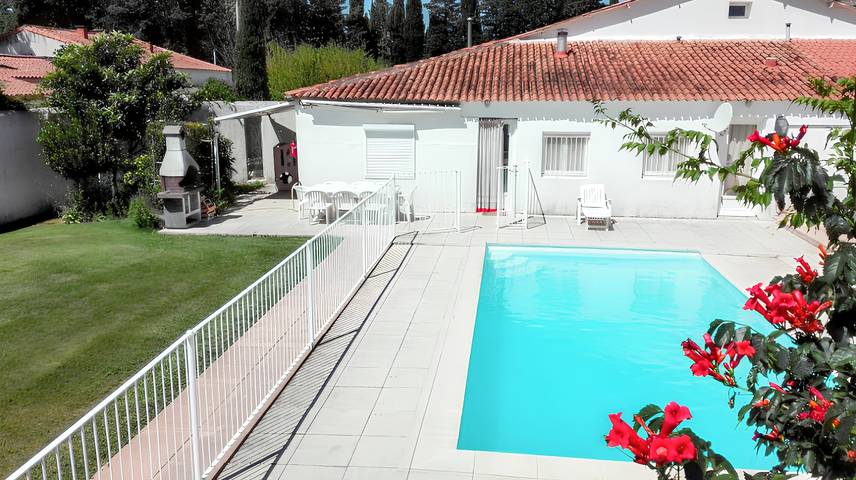 Villa für 8 Personen, mit Terrasse und Pool - 1