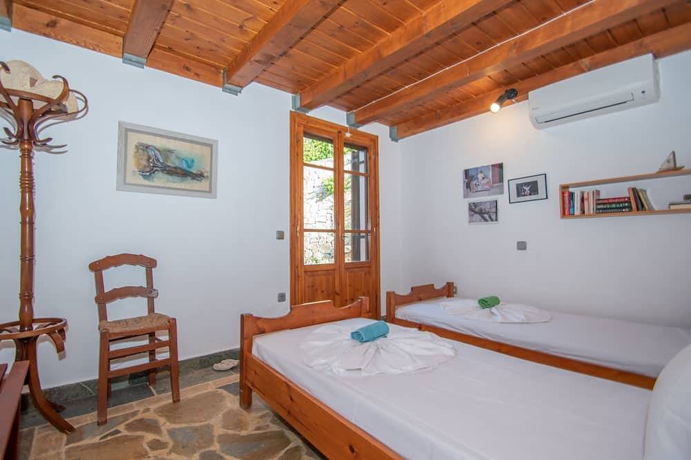 Villa Dora - Directly by the sea in Tragaki, Zakynthos