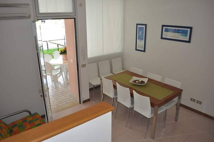 Villa mit pool für 7 Personen, mit Pool und Garten in Bibione