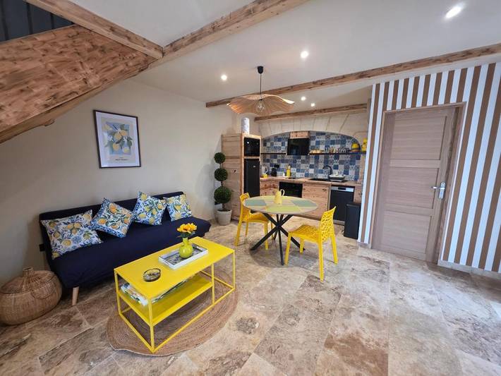 Villa pour 2 personnes, avec Balcon et Jacuzzi ainsi que Terrasse et Jardin à Arles - 4
