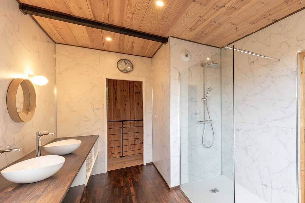 Magnificent wooden villa in Lacanau port in Lac de Lacanau, Lacanau