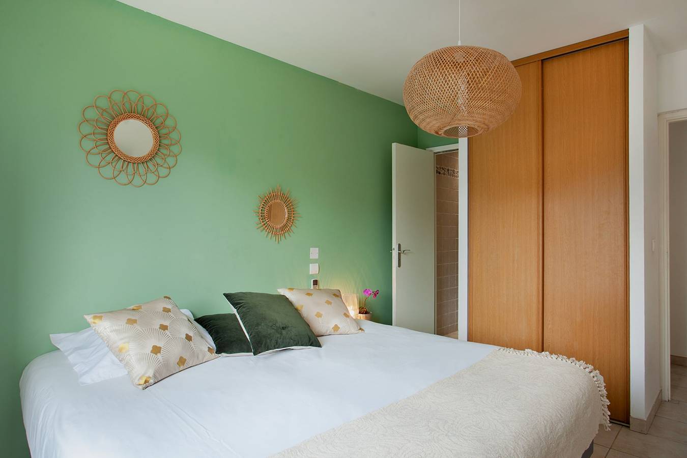 Appartement entier, Appartement "Jasmin" 3 chambres avec grande terrasse 6 à 8 personnes in Calvi, Région de Calvi