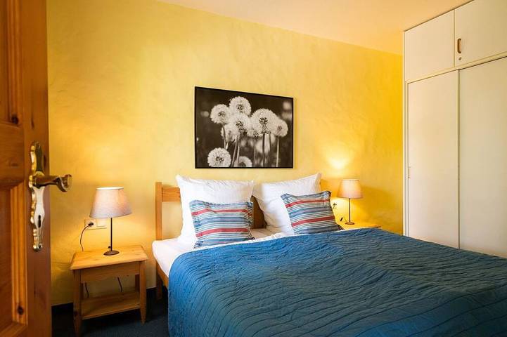 Ferienwohnung für 4 Personen, mit Balkon und Garten, mit Haustier