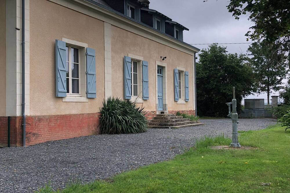 Encantador Gîte con Jardín Privado, Cerca de Tiendas y con Wifi Gratis in Écommoy, Sarthe