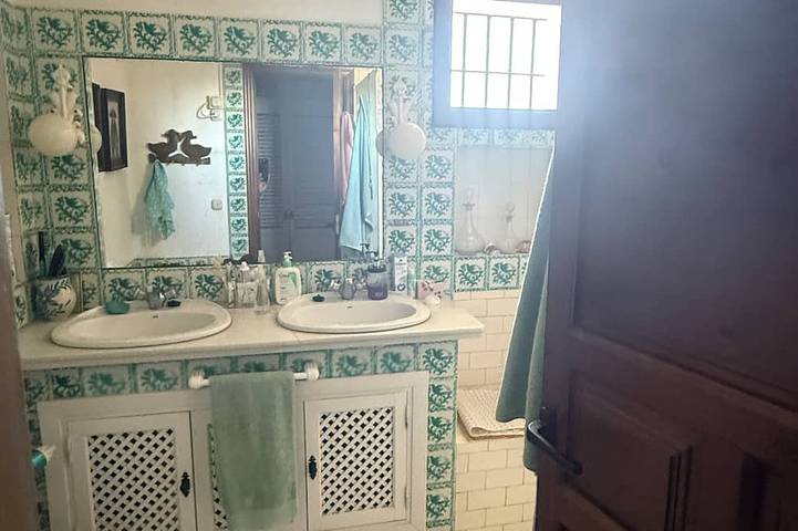 Beautiful country house for rent on a 10,000-meter property, with a pool and gardens. in Antequera, Málaga Provinz