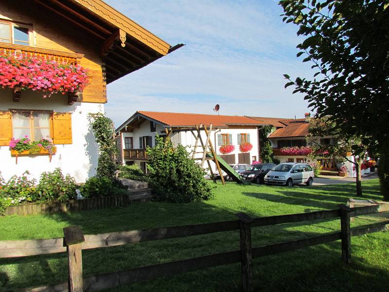 Ganze Ferienwohnung, Ferienwohnungen Rosenegger - Ferienwohnung Nr. 1 Jagastüberl - 4 Personen 44 qm, 1 Schlafzimmer,  Wlan in Staudach-Egerndach, Chiemsee