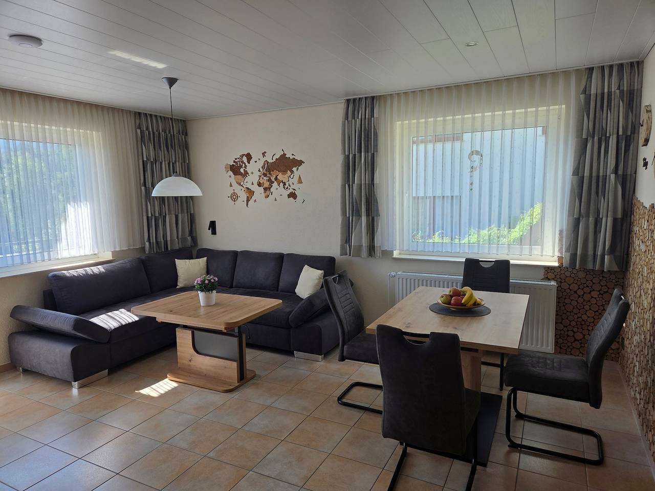 Ganze Wohnung, Ferienwohnung Nr. 4: Großzügige Parterre-Wohnung mit 2 Schlafzimmern, Wlan und E-Auto Ladestation  in Altenau, Harzvorland